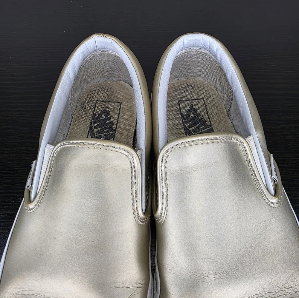 Vans Clasic Slip On Muted Metallic Gold True White Size Mens 7.5 Womens 9 - Picture 7 of 14